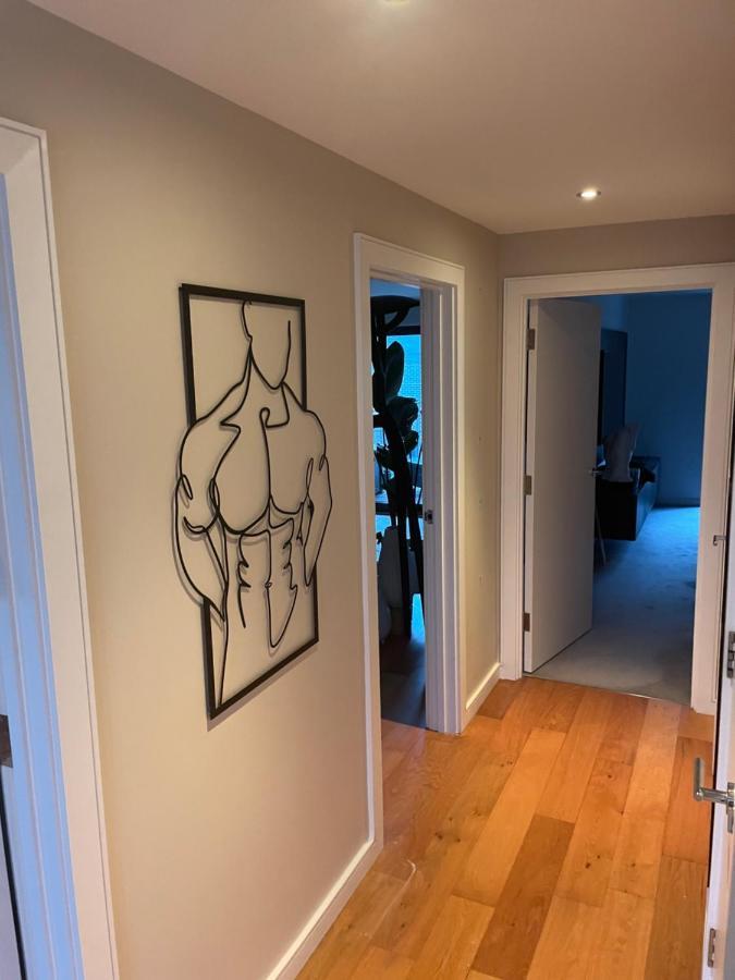 Cosy Bedroom In Luxury Apartment Londres Extérieur photo